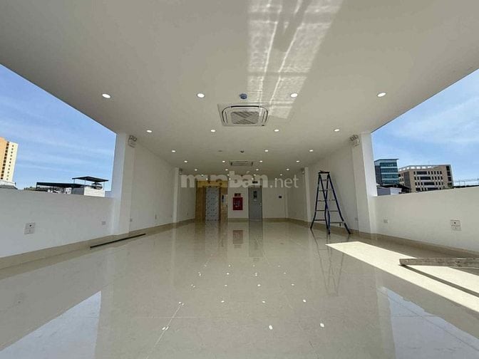 Bán nhà Nguyễn Ngọc Nại, 9 tầng, 105m2, có hầm, vỉa hè, ô tô 2 chiều