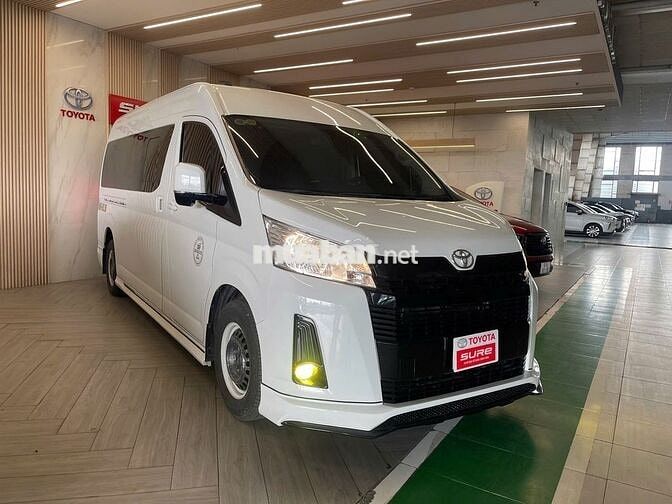 Toyota Hiace 2021 nhập Thái