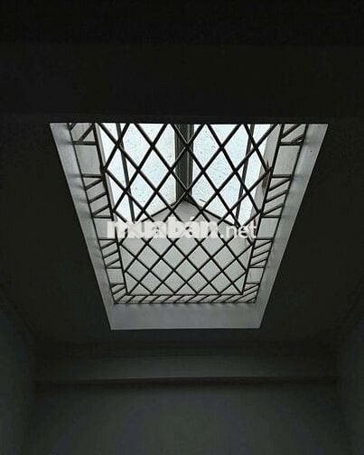Chính chủ cho thuê nhà 65m² – ngõ 399 Âu Cơ, Tây Hồ.
có 4 phòng ngủ