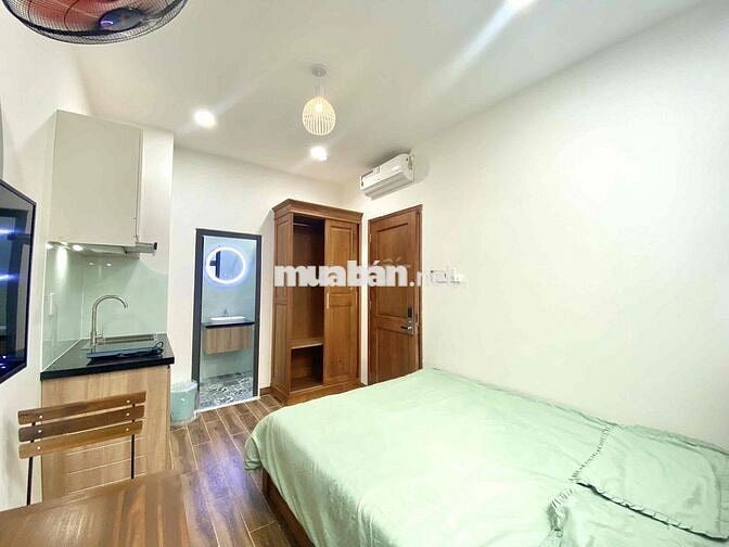 Studio Full nội thất cứa sổ trời