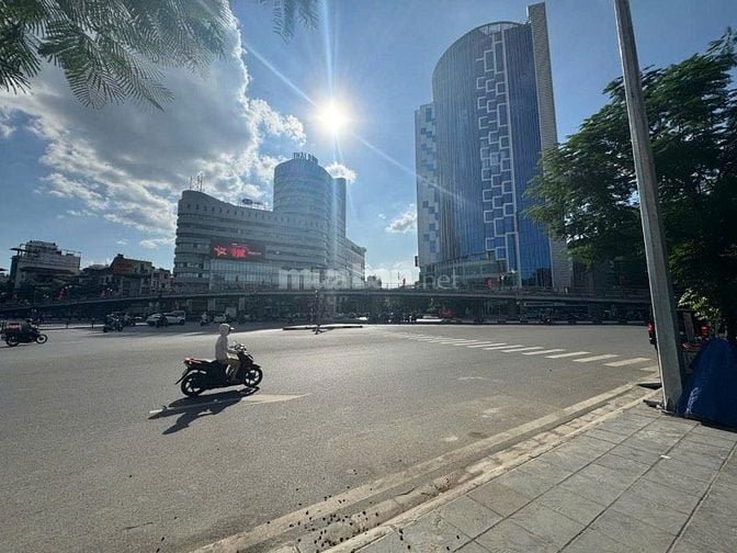 Đất LÔ GÓC Ngay Ngã Tư CHÙA BỘC - THÁI HÀ 30m 27 Tỷ