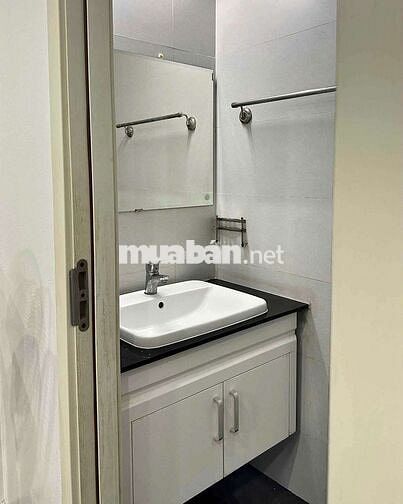 Cho thuê nhà 2 tầng .
Dc: ngõ 238 Âu Cơ, Tây Hồ,- 2 Tầng - 50m²
