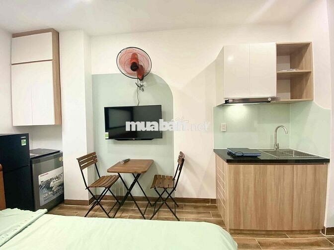 Studio Full nội thất cứa sổ trời