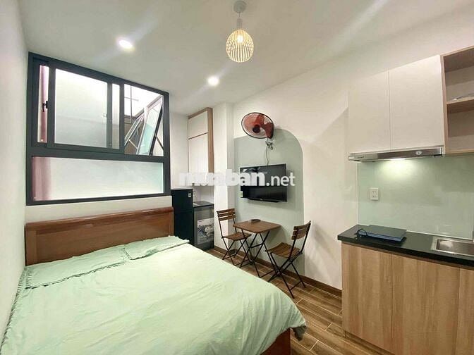 Studio Full nội thất cứa sổ trời