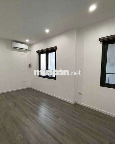 Cho thuê nhà 2 tầng .
Dc: ngõ 238 Âu Cơ, Tây Hồ,- 2 Tầng - 50m²