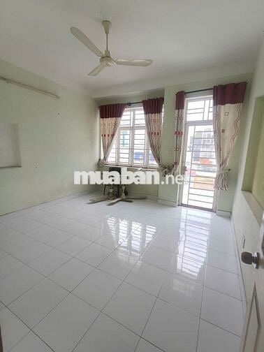 Cho Thuê Nhà 3 Tầng Mặt Tiền Đường Kinh Doanh Sầm Uất - Võ Văn Ngân
