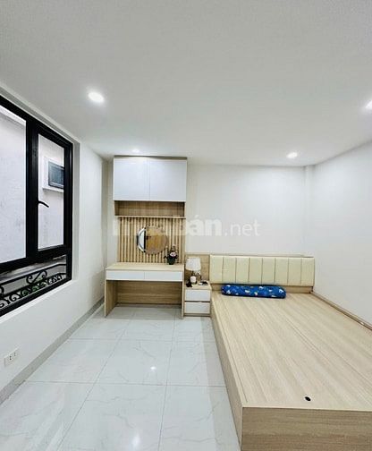 Bán gấp nhà Cầu Giấy, mặt tiền 6.5m, nội thất đẹp, hạ giá 7.5 tỷ