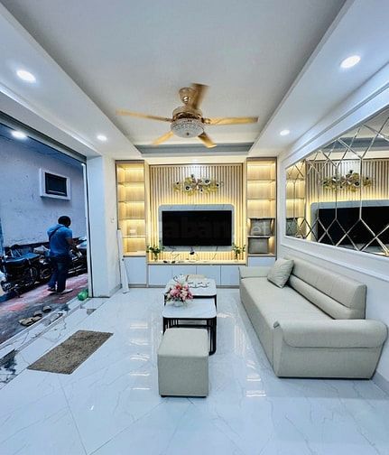 Bán gấp nhà Cầu Giấy, mặt tiền 6.5m, nội thất đẹp, hạ giá 7.5 tỷ