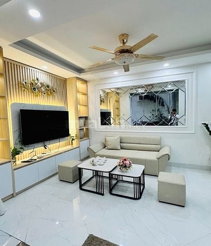 Bán gấp nhà Cầu Giấy, mặt tiền 6.5m, nội thất đẹp, hạ giá 7.5 tỷ
