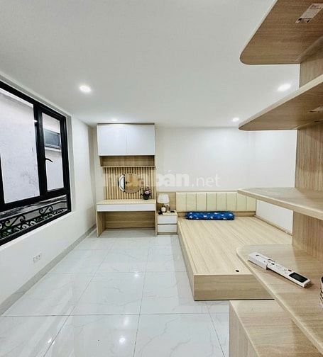 Bán gấp nhà Cầu Giấy, mặt tiền 6.5m, nội thất đẹp, hạ giá 7.5 tỷ