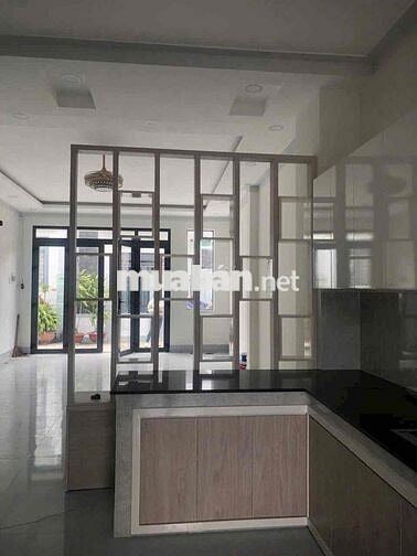NHÀ LẦU THUỘC PHƯỜNG 3 trung tâm di chuyển gần