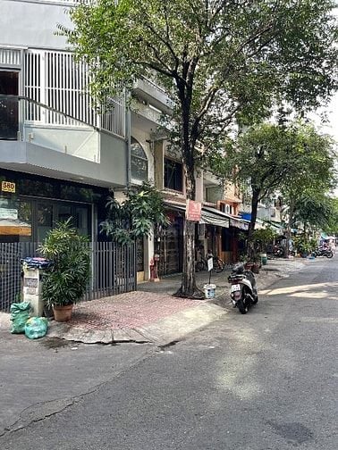 (Hiếm) Cho thuê mặt bằng trệt góc 2 mặt tiền Phan Văn Trị Q5 giá rẻ
