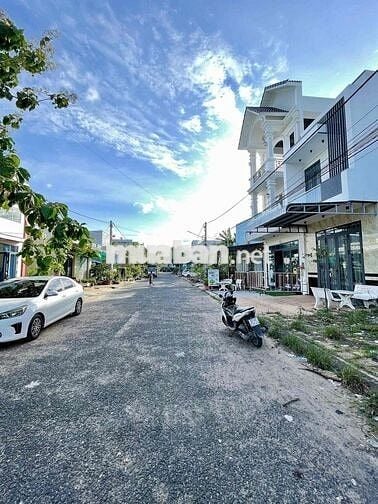 HƯỚNG ĐÔNG NAM TRUNG TÂM THƯƠNG MẠI PHONG ĐIỀN