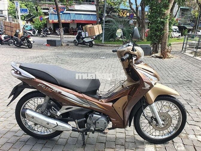 xe Futrer chính chủ đk 2015