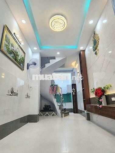 Bán nhà 4 lầu sổ hồng hoàn công