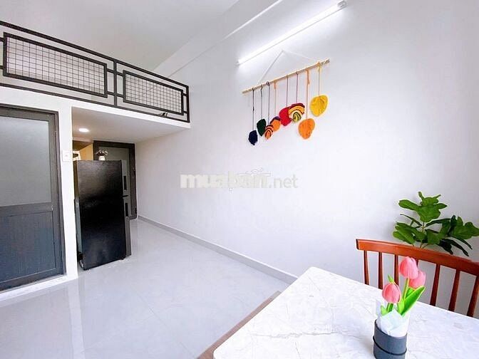 CĂN HỘ MÁY GIẶT RIÊNG FULL NỘI THẤT CỬA SỔ VIEW SÂN BÓNG ĐẦY ĐỦ TIỆN