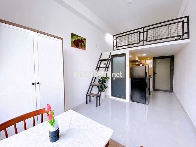 CĂN HỘ MÁY GIẶT RIÊNG FULL NỘI THẤT CỬA SỔ VIEW SÂN BÓNG ĐẦY ĐỦ TIỆN