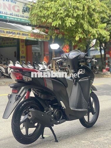 Vision 2025 chạy 200km như mới.Bao sang tên bấm bs