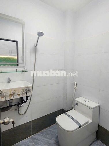 Bán nhà 4 lầu sổ hồng hoàn công