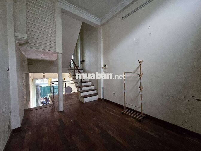 NHÀ XUÂN ĐỈNH - Ngay ĐSQ Hàn Quốc, sát NGĐ, gần ô tô - 42m giá hơn 8tỷ