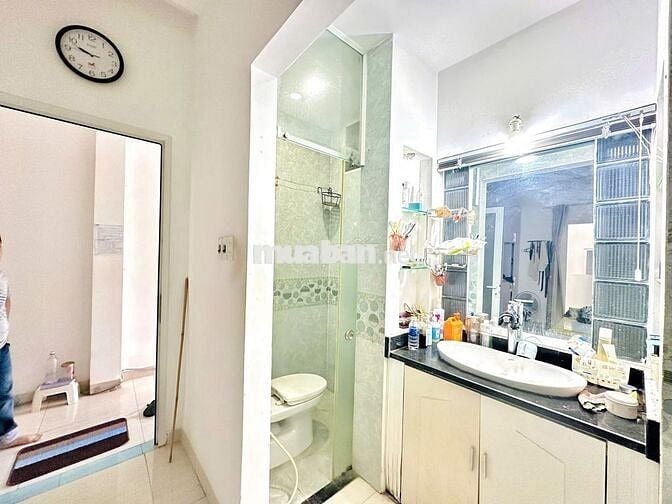 Bán Nhà 3 tầng 3 mê  Trần Xuân Lê . Vị trí kính doanh  Huỳnh Ngọc Huệ