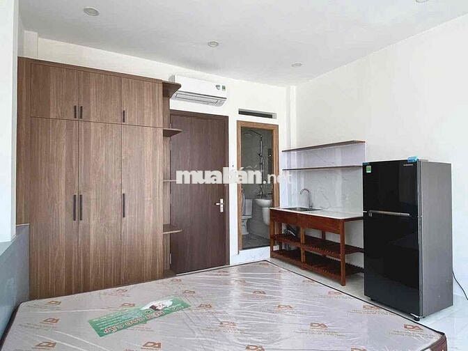 CĂN HỘ CÓ BAN CÔNG LỚN THOÁNG MÁT FULL NỘI THẤT NGAY TÂN BÌNH