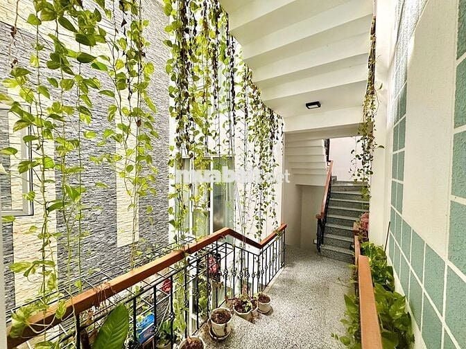 Bán Nhà 3 tầng 3 mê  Trần Xuân Lê . Vị trí kính doanh  Huỳnh Ngọc Huệ