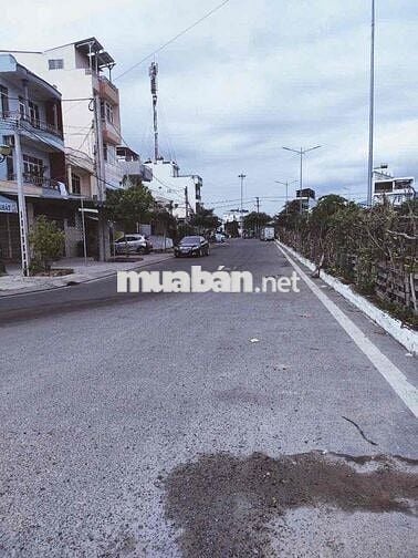 BÁN NHÀ GẦN BIỂN ĐƯỜNG NGUYỄN THỊ ĐỊNH