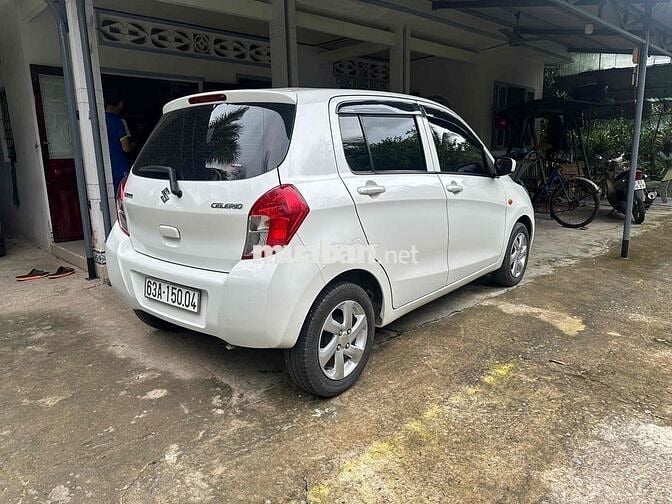 Xe gia đình sơn zin gần như nguyên xe, chạy kĩ