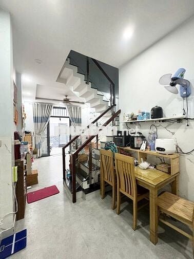 Nhà 2 lầu,DTSD 106M2, HXH kênh 19/5 giá 5ty250TR