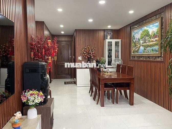 Có cv gd bán lại căn hộ hai mặt tiền cực đẹp .
