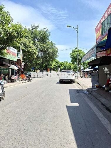 BÁN NHÀ ĐẸP CẠNH CHỢ THẠCH BÀN 42M² – 6 TẦNG ÔTÔ ĐỖ CỬA FULL CÔNG NĂNG
