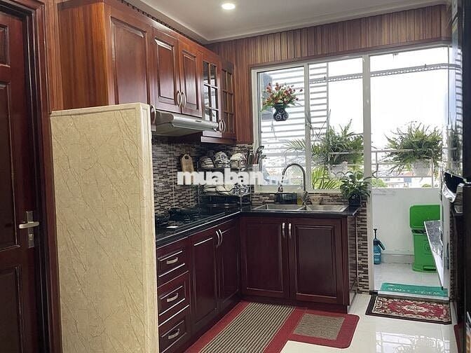 Có cv gd bán lại căn hộ hai mặt tiền cực đẹp .