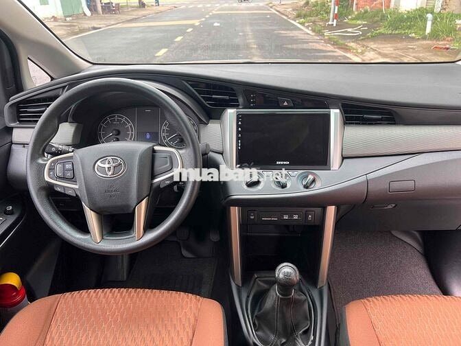 Toyota Innova 2018 2.0E - 67000 km