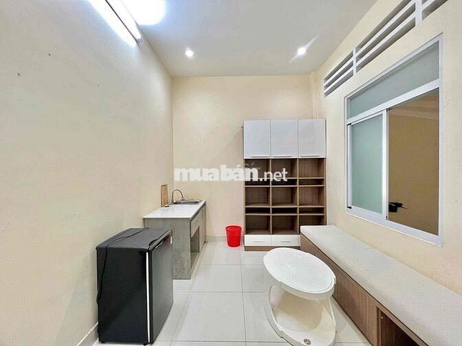 Cho Thuê Căn Hộ Tách Bếp Bancol Rộng 40m2 Gần Bigc Tô Hiến Thành Q10