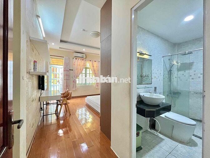 Cho Thuê Căn Hộ Tách Bếp Bancol Rộng 40m2 Gần Bigc Tô Hiến Thành Q10