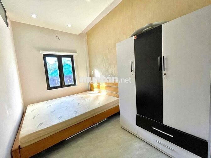 Bán nhà 4 tầng Trưng nữ vương cách đường 25m mở spa hợp lý