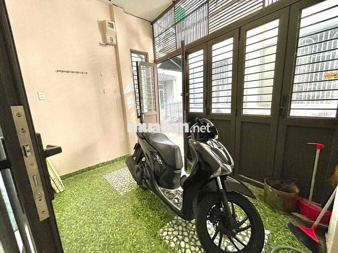 Bán nhà 4 tầng Trưng nữ vương cách đường 25m mở spa hợp lý