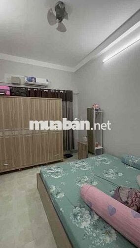 NHÀ 2 MẶT TIỀN HẺM, 50M2 - SÁT CHỢ THỦ ĐỨC