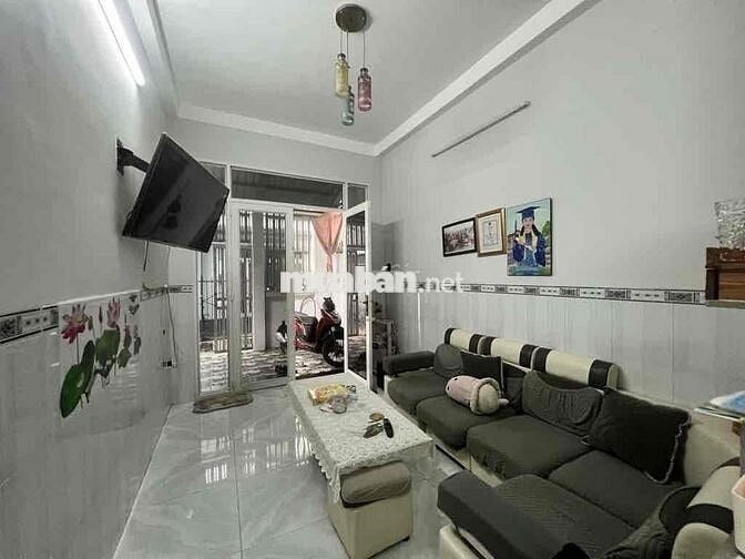 NHÀ 2 MẶT TIỀN HẺM, 50M2 - SÁT CHỢ THỦ ĐỨC