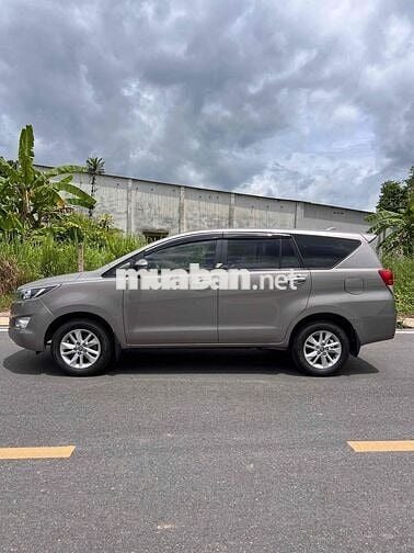 Toyota Innova 2018 2.0E - 67000 km