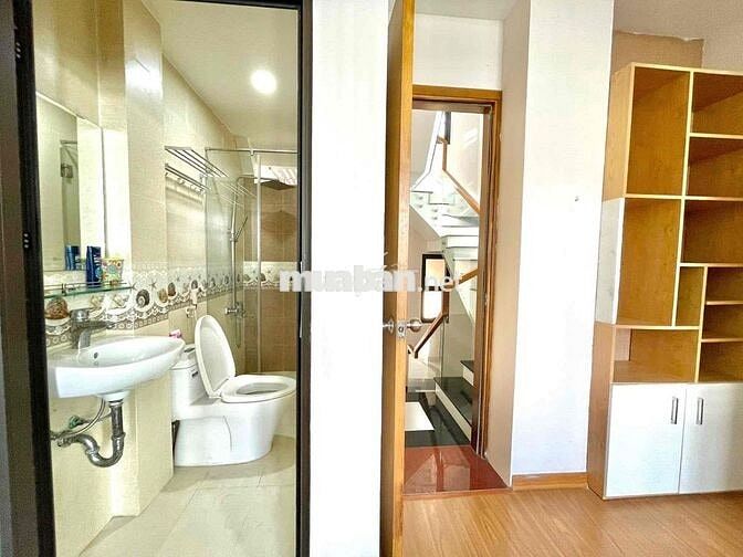 Bán nhà 4 tầng Trưng nữ vương cách đường 25m mở spa hợp lý