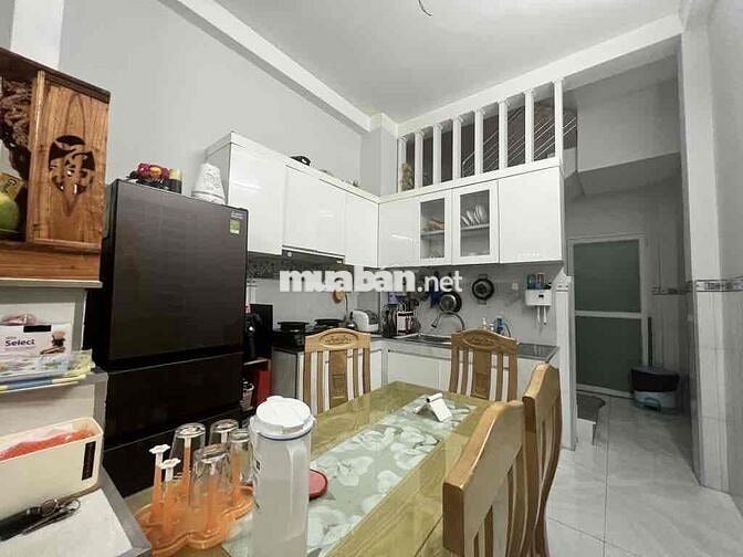 NHÀ 2 MẶT TIỀN HẺM, 50M2 - SÁT CHỢ THỦ ĐỨC