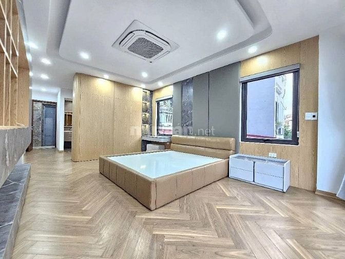 BÁN NHÀ PHỐ NAM DƯ 45M 5 TẦNG GIÁ 7,68 TỶ. LÔ GÓC, NỞ HẬU. THANG MÁY