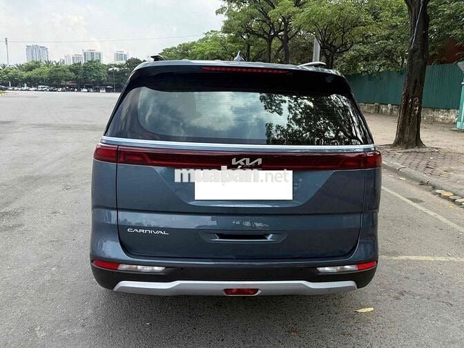 Kia Carnival 2.2D Premium 8S sx 2022 màu xanh
