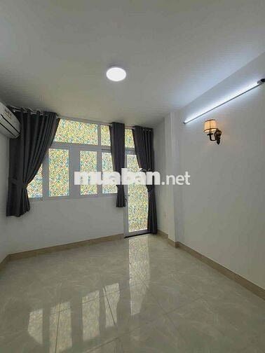 Hẻm Thông các đường lớn. nhà mới chỉnnh chu . Quận có giá trị cao