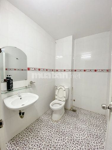 NHÀ P4 Q8 MẶT TIỀN ĐƯỜNG ĐÔNG HỒ - 45m2 - 5 tầng BTCT - SHR.