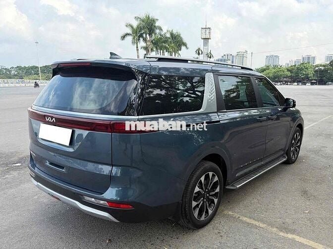 Kia Carnival 2.2D Premium 8S sx 2022 màu xanh