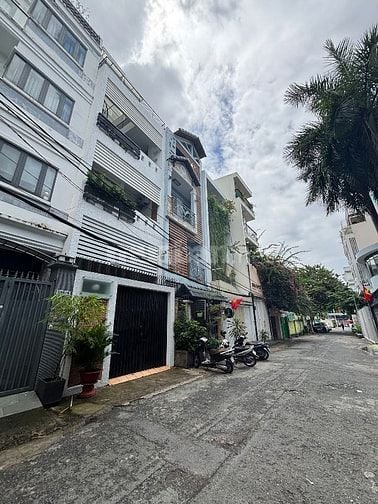 6 tầng thang máy góc 2MT hẻm 8m Lê Văn Sỹ Phú Nhuận giá chỉ 20.3 tỷ