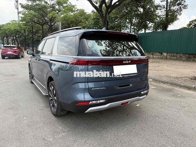Kia Carnival 2.2D Premium 8S sx 2022 màu xanh